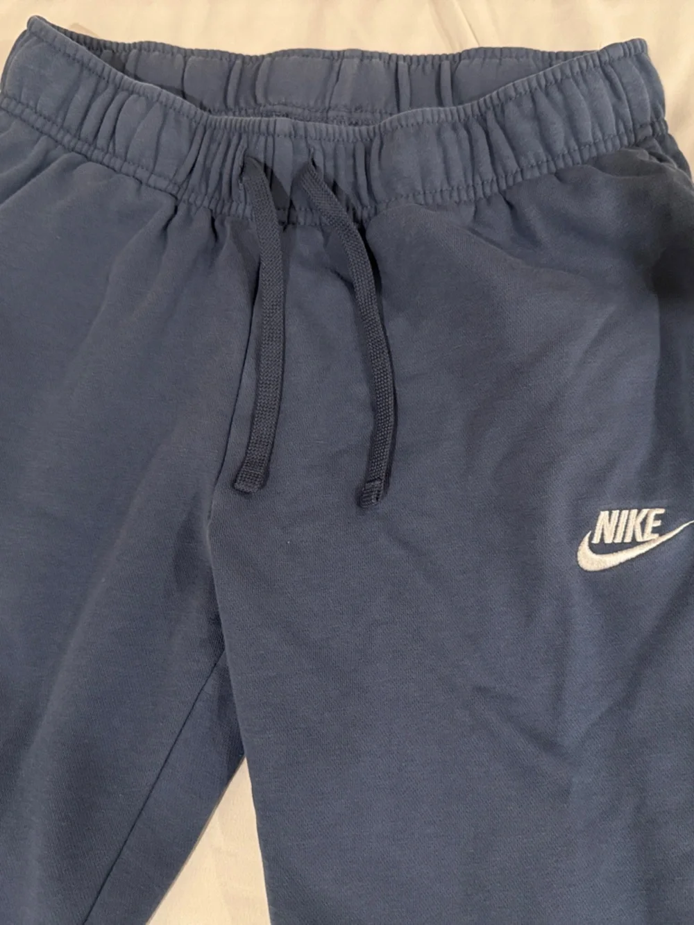 Nike Women’s Navy Blue Fleece Jogger Sweatpants - Picture 3 of 3